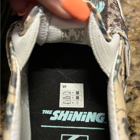Women's "The Shining" edition Vans size 6 - Picture 3 of 4